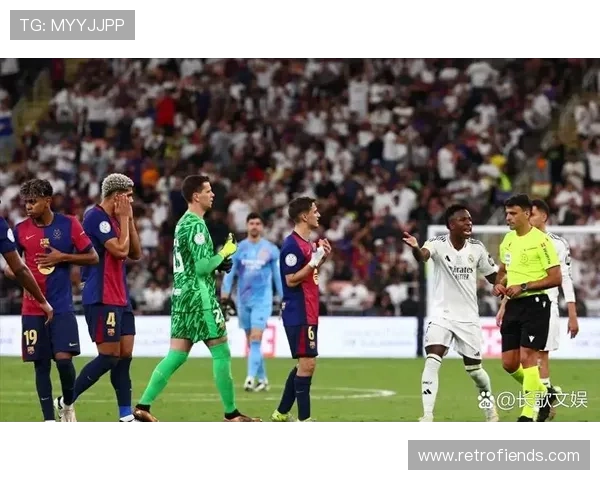 巴萨建队思路出现问题,当前赛季表现波动对球队稳定性产生考验 巴萨建队思路出现问题,当前赛季表现波动对球队稳定性产生考验